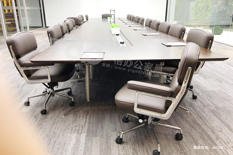 現代款（kuǎn）十米會（huì）議桌實拍.jpg