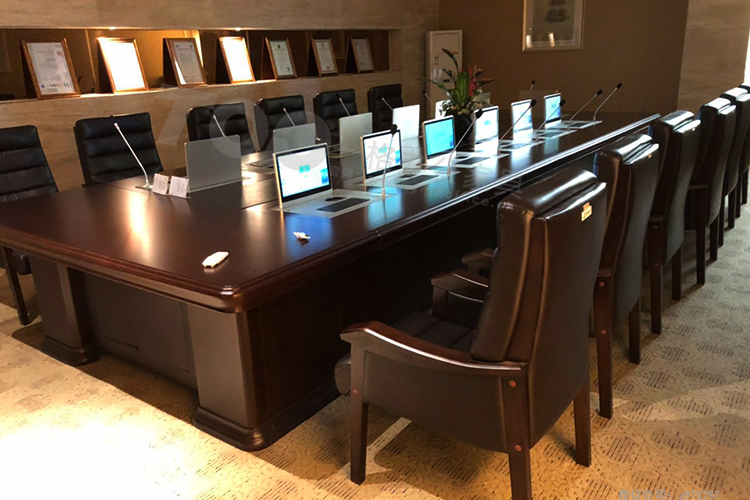 智能(néng)會議(yì)桌實拍.jpg 智能會議桌(zhuō)實拍.jpg