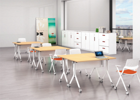 原木色折疊培訓（xùn）桌椅