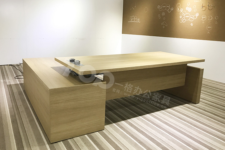 班台.jpg 班台.jpg