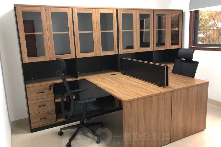 領導（dǎo）辦公室定製（zhì）產品，根據甲方的需求，設計（jì）畫平麵圖， 效果圖， 在與甲方（fāng）確定顏色下單製作安裝.jpg