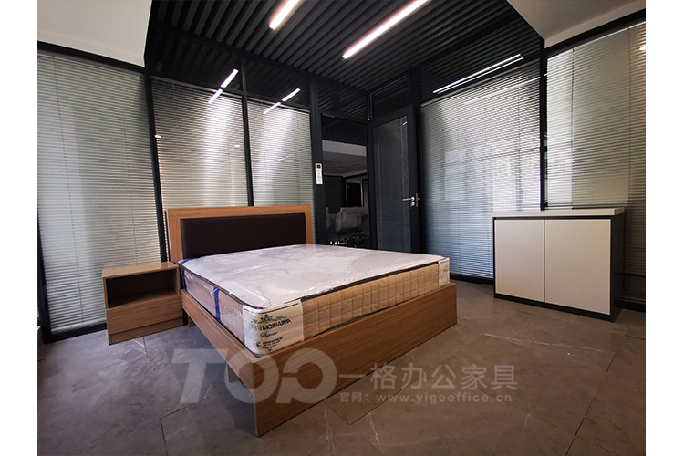 休閑(xián)室床.jpg 休閑室床.jpg