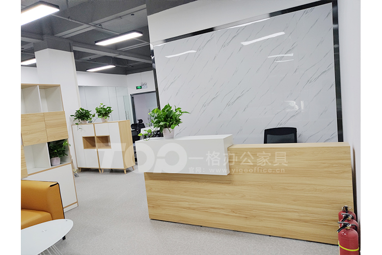 前台.jpg 前台.jpg