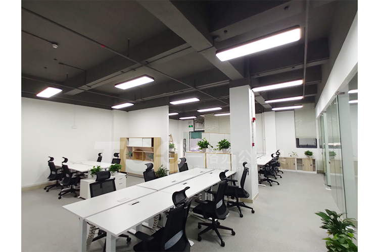 職員辦公升降(jiàng)辦公桌.jpg 職(zhí)員辦公升降(jiàng)辦公桌.jpg