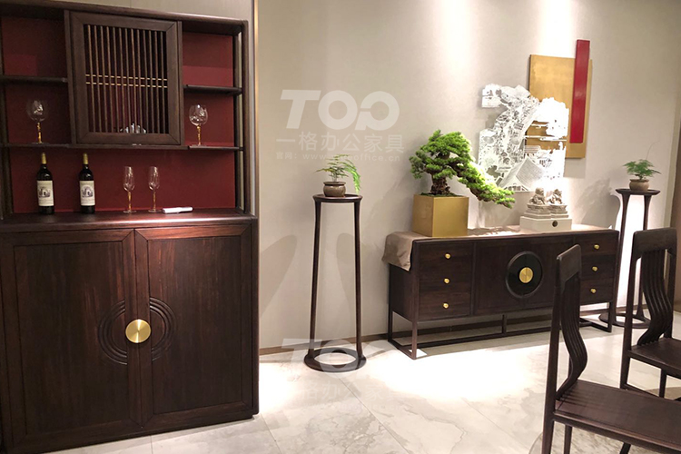純木酒水櫃.jpg