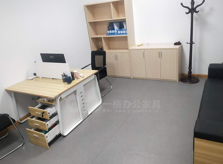 卡迪木辦公桌文件櫃(guì).jpg 卡迪木辦公桌文件櫃.jpg